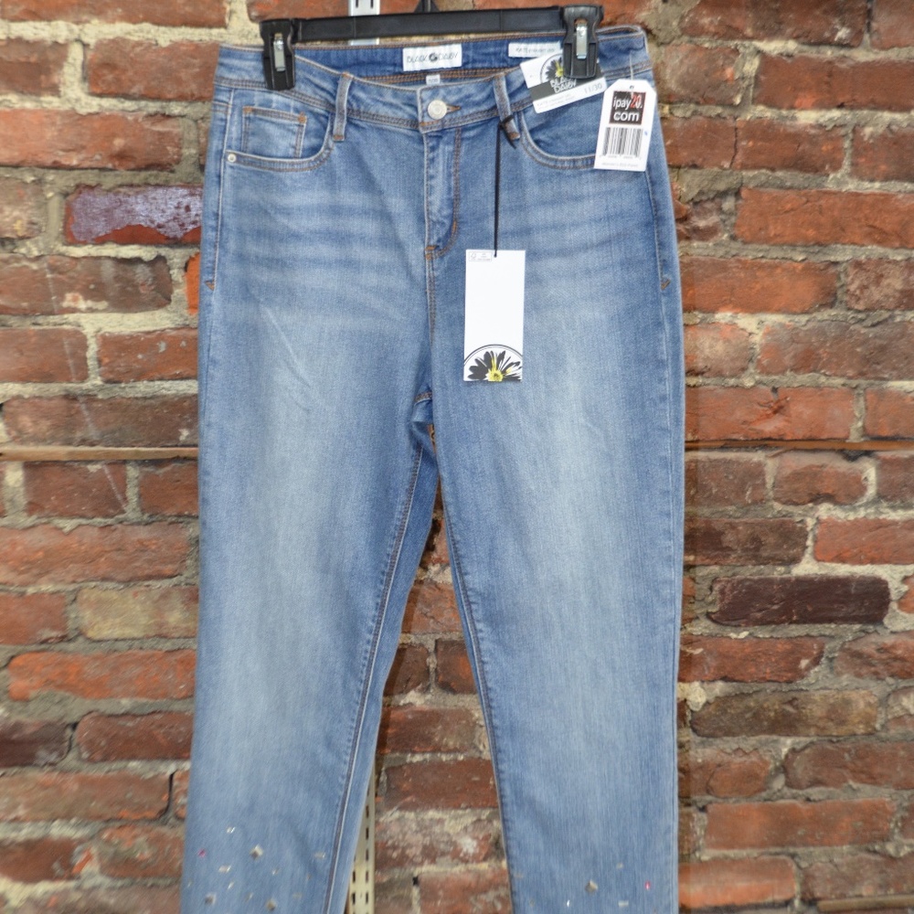 BLACK DAISY STRAIGHT LEG JEAN